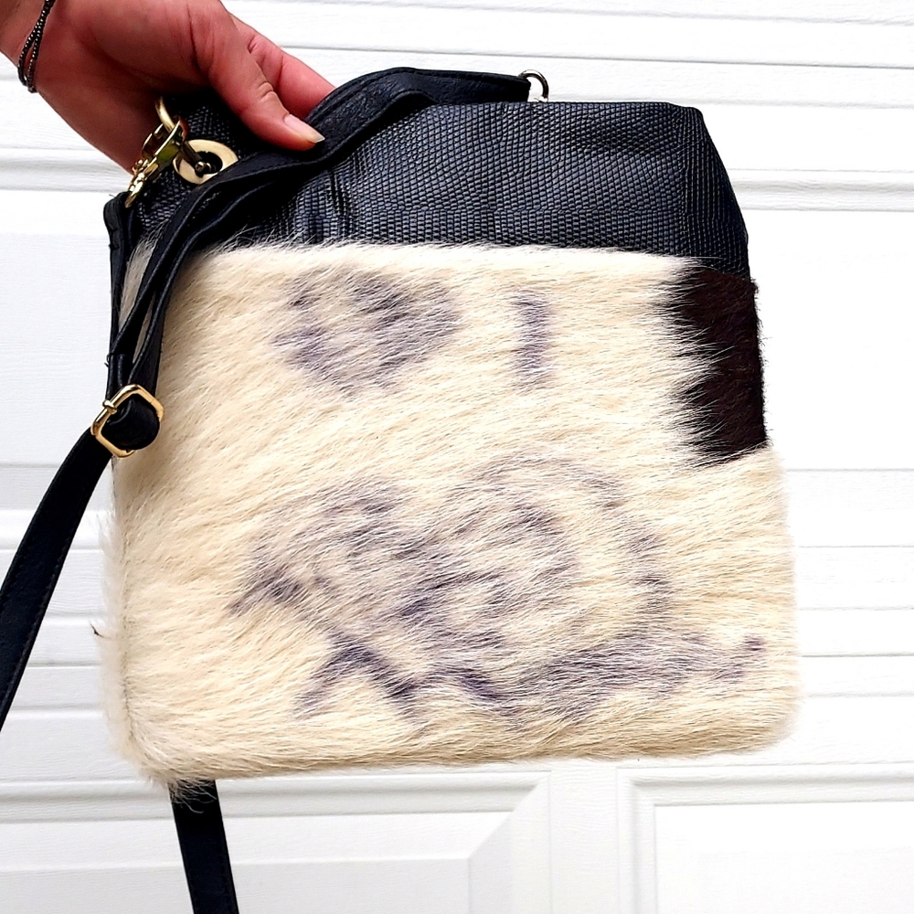 Unique Vintage FS Black and Cream Leather And COWHIDE Crossbody Bag